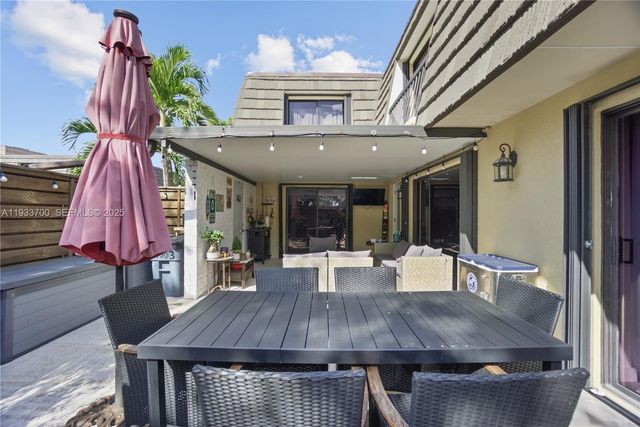 1003 10th Ter, Palm Beach Gardens, FL 33418