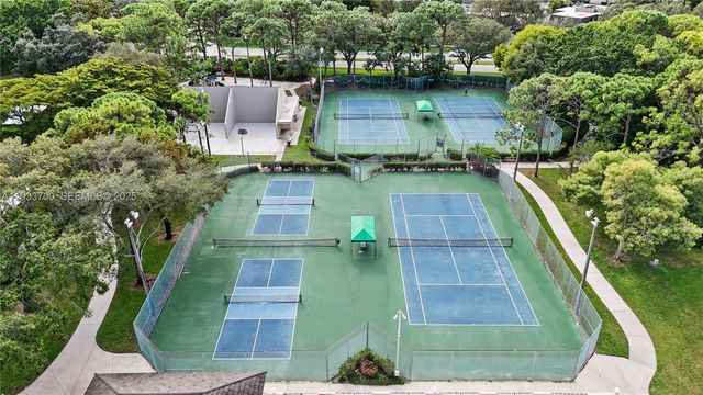 1003 10th Ter, Palm Beach Gardens, FL 33418