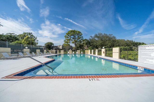 1003 10th Ter, Palm Beach Gardens, FL 33418