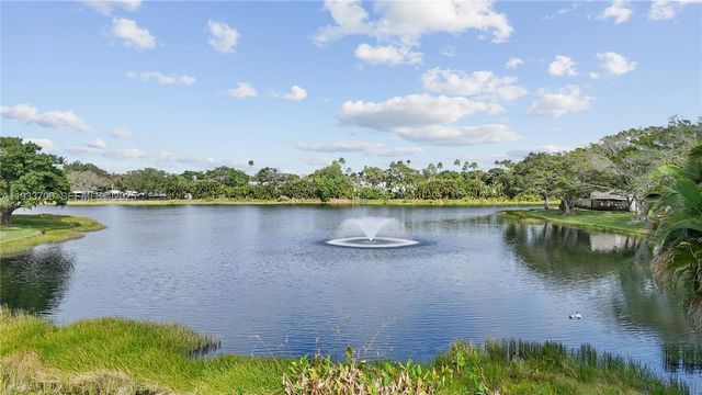 1003 10th Ter, Palm Beach Gardens, FL 33418