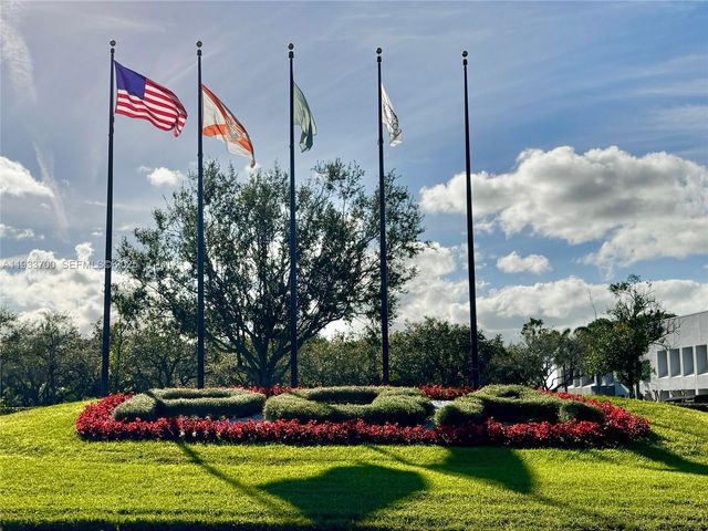 1003 10th Ter, Palm Beach Gardens, FL 33418