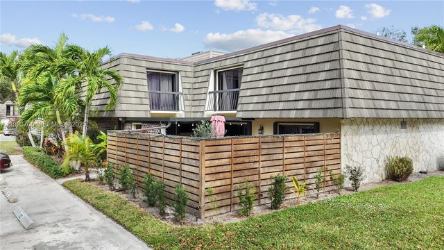 1003 10th Ter, Palm Beach Gardens, FL 33418