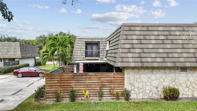 1003 10th Ter, Palm Beach Gardens, FL 33418