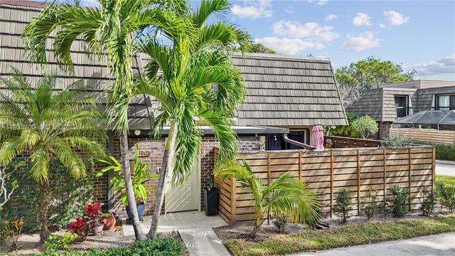 1003 10th Ter, Palm Beach Gardens, FL 33418