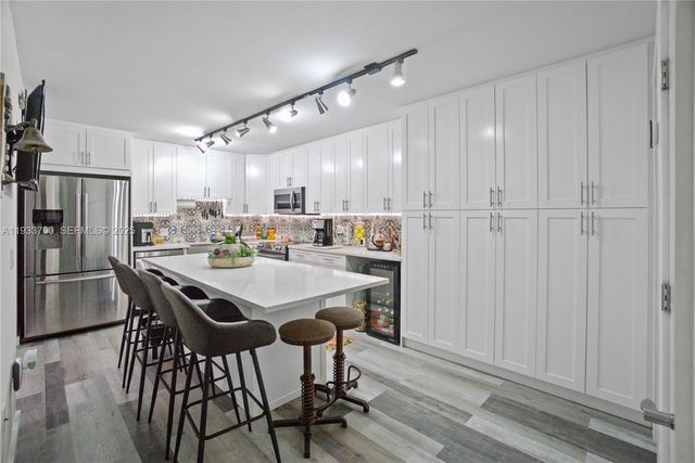 1003 10th Ter, Palm Beach Gardens, FL 33418