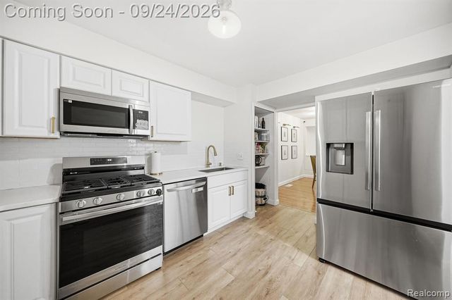 7306 Balsam Court, West Bloomfield, MI 48322