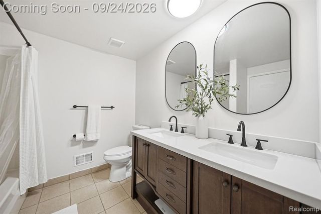 7306 Balsam Court, West Bloomfield, MI 48322