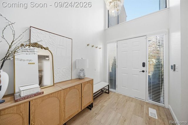 7306 Balsam Court, West Bloomfield, MI 48322
