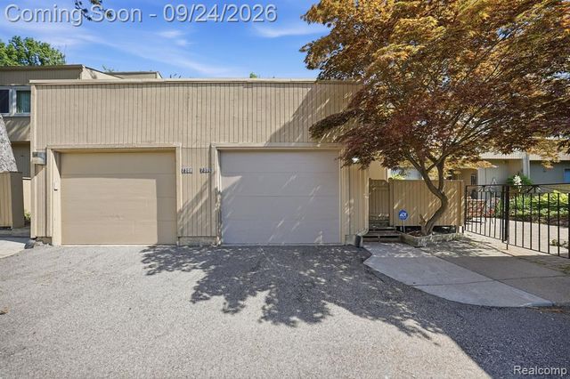 7306 Balsam Court, West Bloomfield, MI 48322