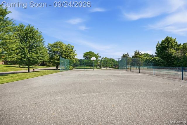 7306 Balsam Court, West Bloomfield, MI 48322