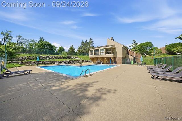 7306 Balsam Court, West Bloomfield, MI 48322