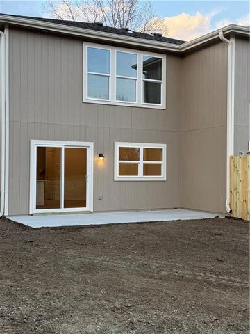 606 North Street, Lawrence, KS 66044