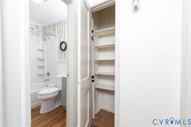 2103 Wakefield Ave, Colonial Heights, VA 23834
