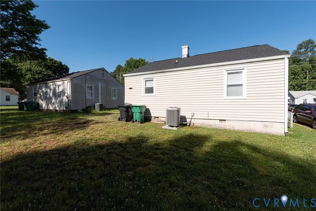 2103 Wakefield Ave, Colonial Heights, VA 23834