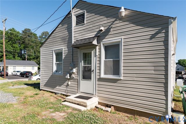 2103 Wakefield Ave, Colonial Heights, VA 23834
