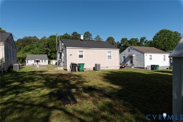 2103 Wakefield Ave, Colonial Heights, VA 23834