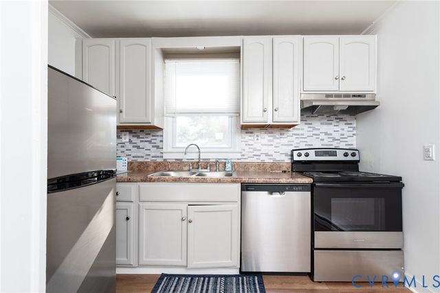 2103 Wakefield Ave, Colonial Heights, VA 23834