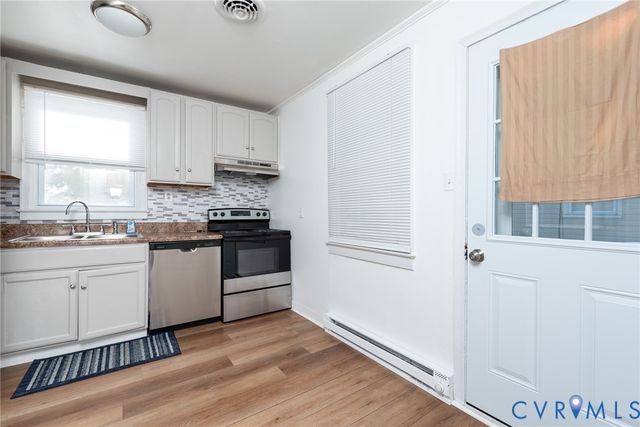 2103 Wakefield Ave, Colonial Heights, VA 23834