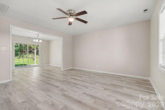 3948 Newhall Drive NW, Conover, NC 28601