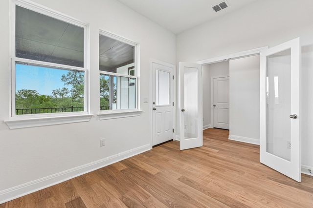 216 Comfort DR, Buda, TX 78610