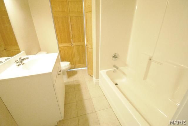 7024 Pennsylvania Avenue, St Louis, MO 63111