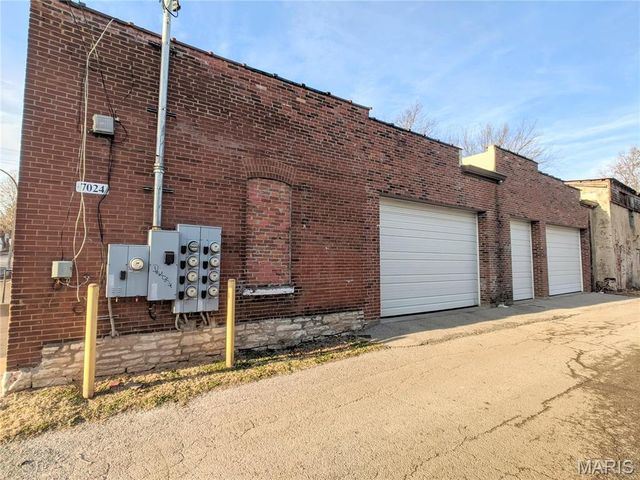 7024 Pennsylvania Avenue, St Louis, MO 63111