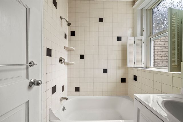 125 Park Drive 41, Boston, MA 02215