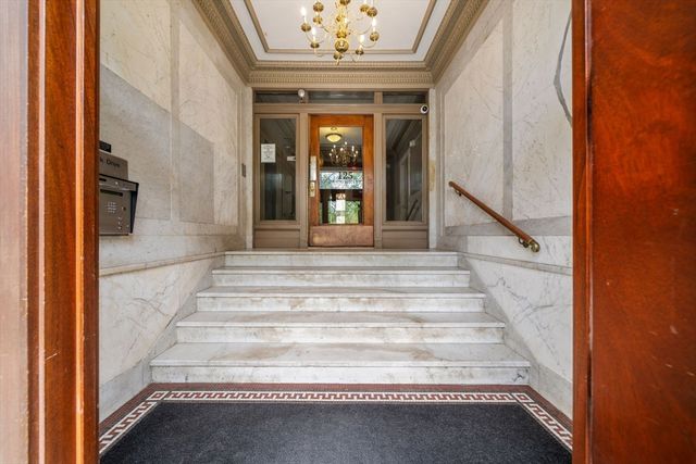 125 Park Drive 41, Boston, MA 02215