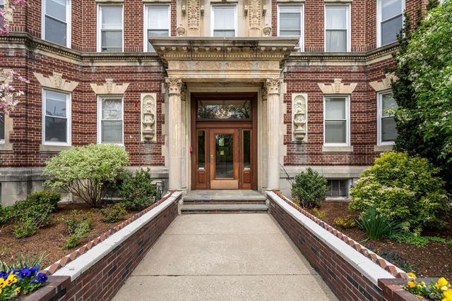 125 Park Drive 41, Boston, MA 02215