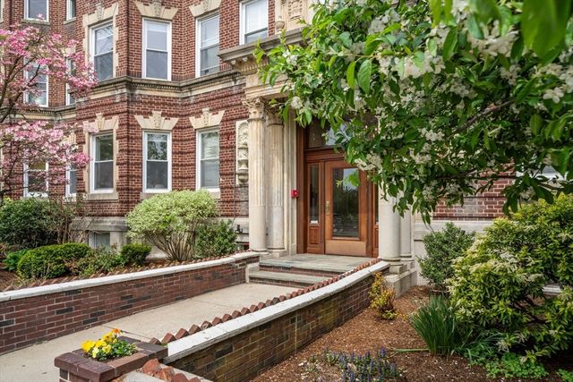 125 Park Drive 41, Boston, MA 02215