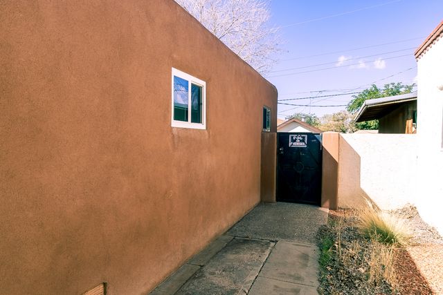 1857 Florida Street NE, Albuquerque, NM 87110
