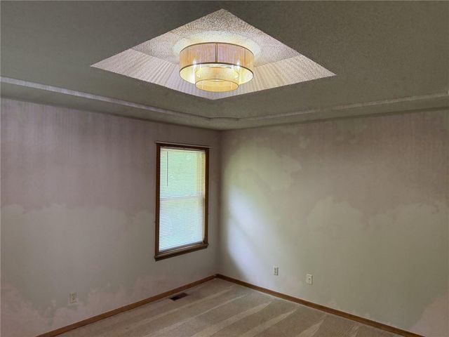 7113 N Atkins Avenue, Kansas City, MO 64152