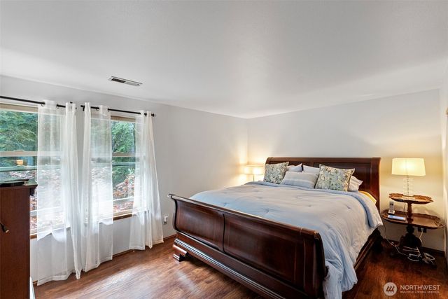 6441 NW Goldfern Court, Silverdale, WA 98383