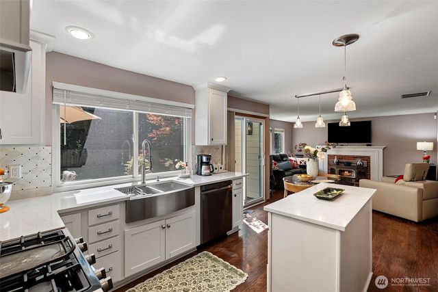 6441 NW Goldfern Court, Silverdale, WA 98383