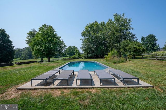 864 GRUBBS MILL RD, Newtown Square, PA 19073