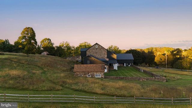 864 GRUBBS MILL RD, Newtown Square, PA 19073