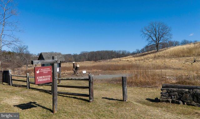 864 GRUBBS MILL RD, Newtown Square, PA 19073