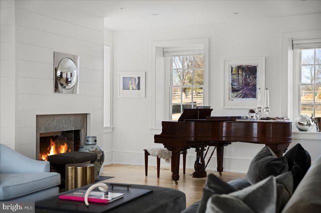 864 GRUBBS MILL RD, Newtown Square, PA 19073