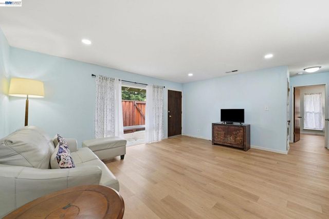 5649 Evergreen Ter, Fremont, CA 94538