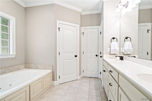 4801 Northwood Lake E, Northport, AL 35473