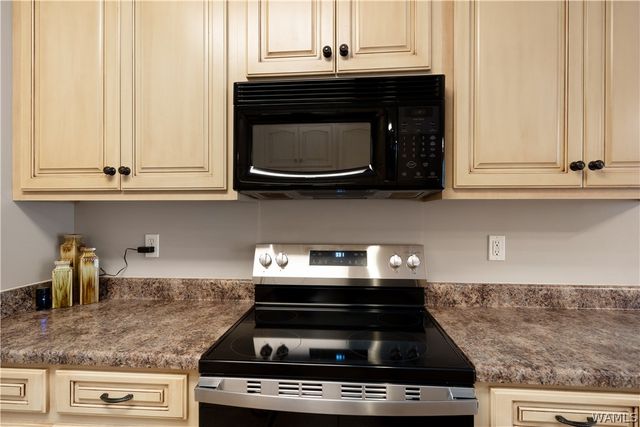 4801 Northwood Lake E, Northport, AL 35473