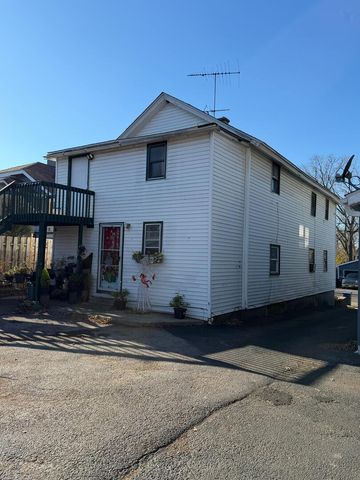 321 S Martin Luther King Jr Avenue 2, Waukegan, IL 60085