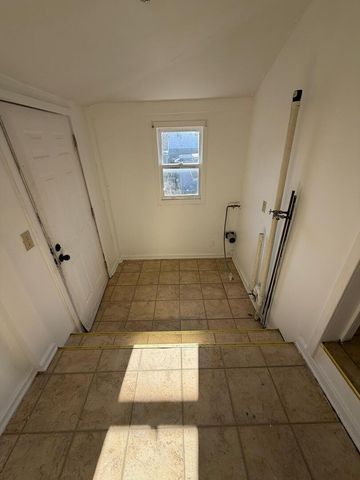 321 S Martin Luther King Jr Avenue 2, Waukegan, IL 60085