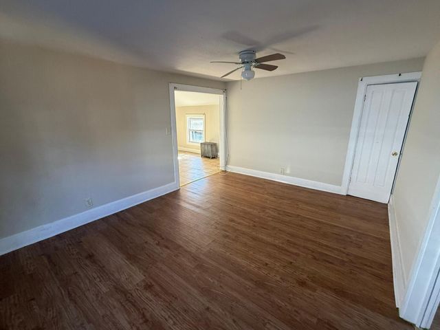 321 S Martin Luther King Jr Avenue 2, Waukegan, IL 60085