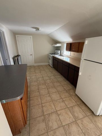 321 S Martin Luther King Jr Avenue 2, Waukegan, IL 60085