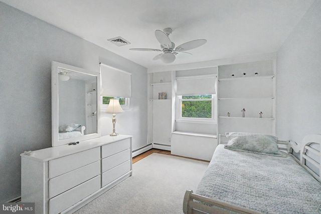61 EAGLE RD, Chalfont, PA 18914