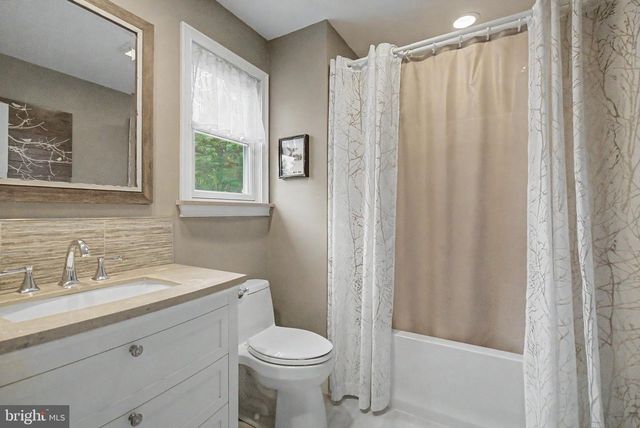 61 EAGLE RD, Chalfont, PA 18914