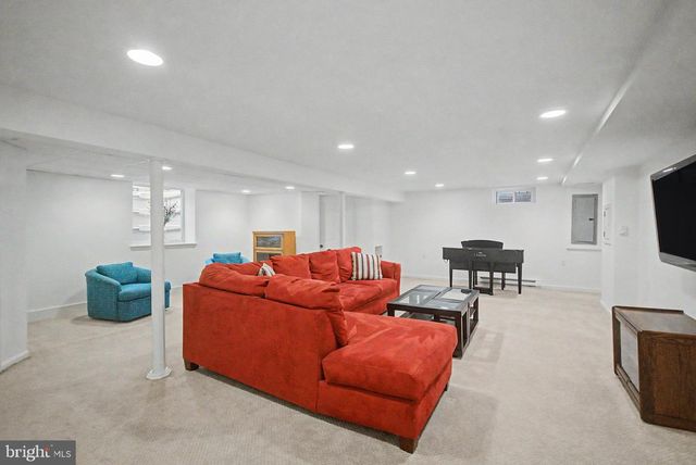61 EAGLE RD, Chalfont, PA 18914