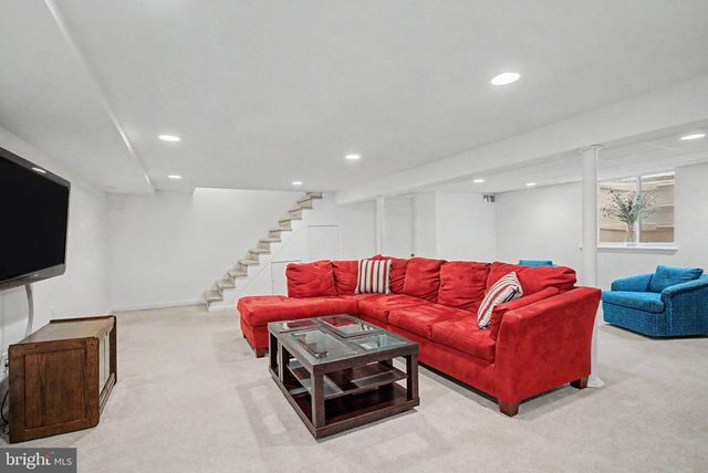 61 EAGLE RD, Chalfont, PA 18914