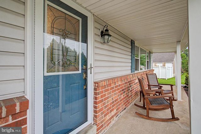 61 EAGLE RD, Chalfont, PA 18914
